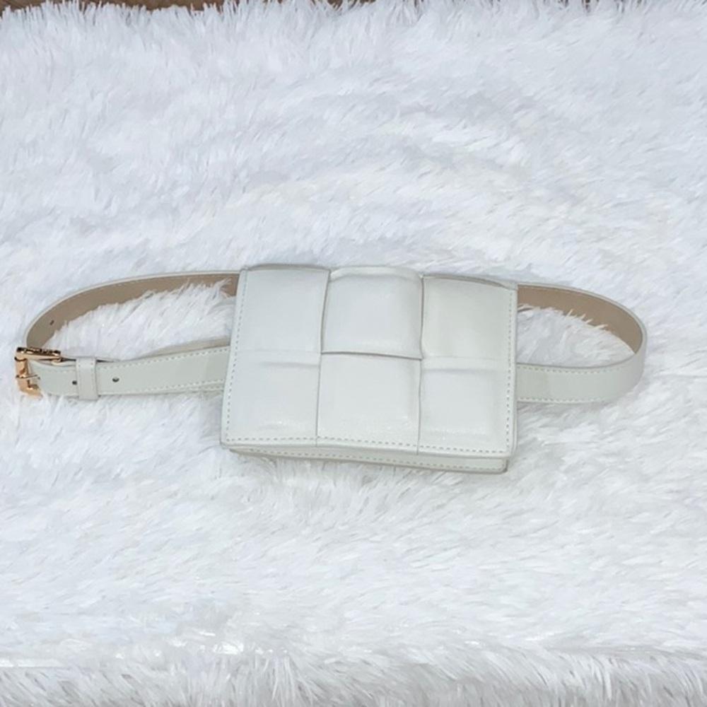 NWT Steve Madden White Quilted Belt Bag w/ Belt